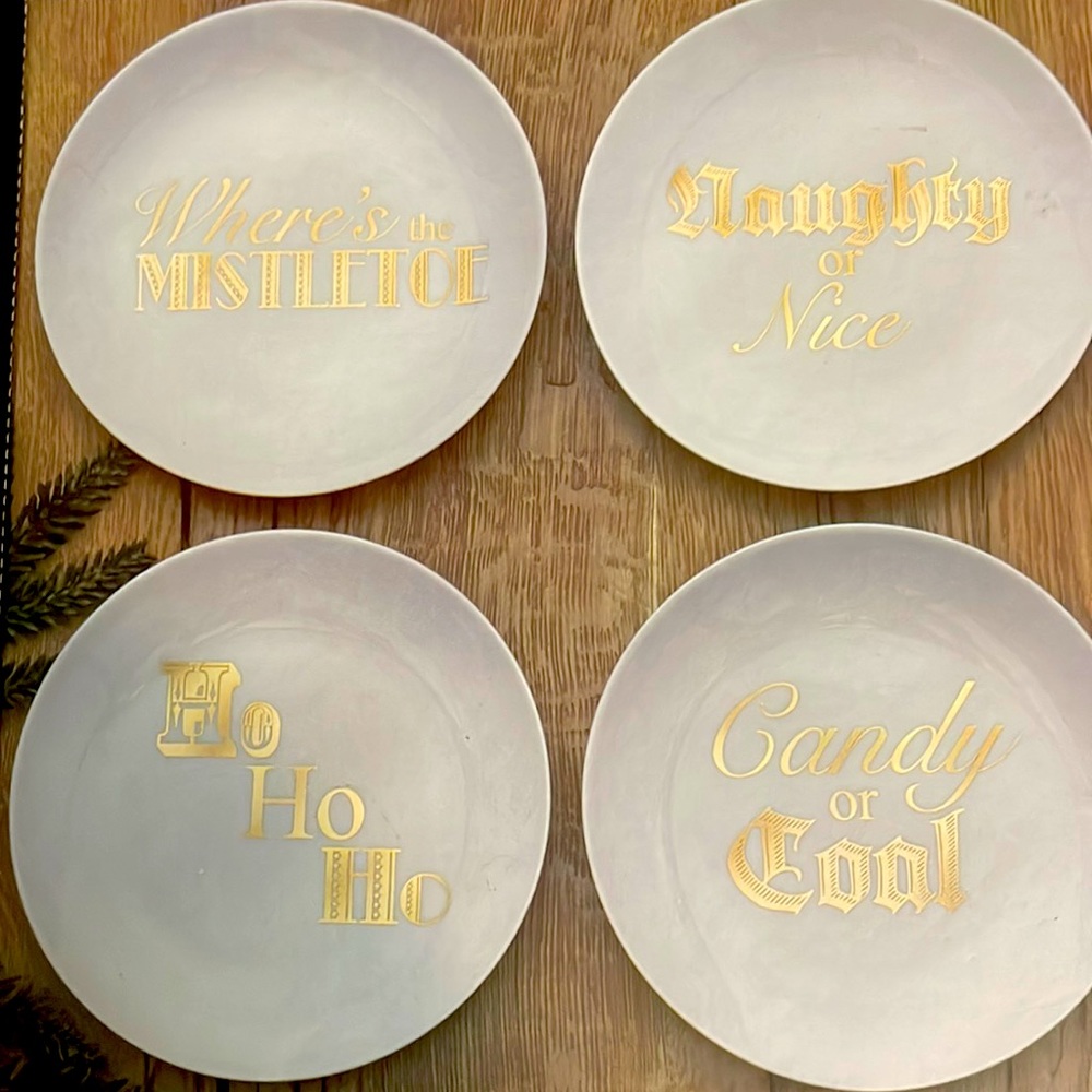 4 Holiday🎄Plates